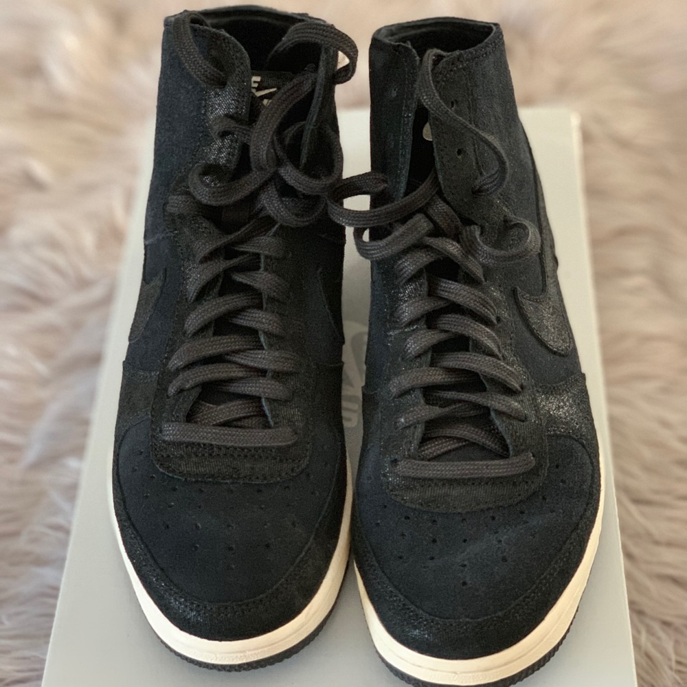 Nike Air Force I Mid-Tops